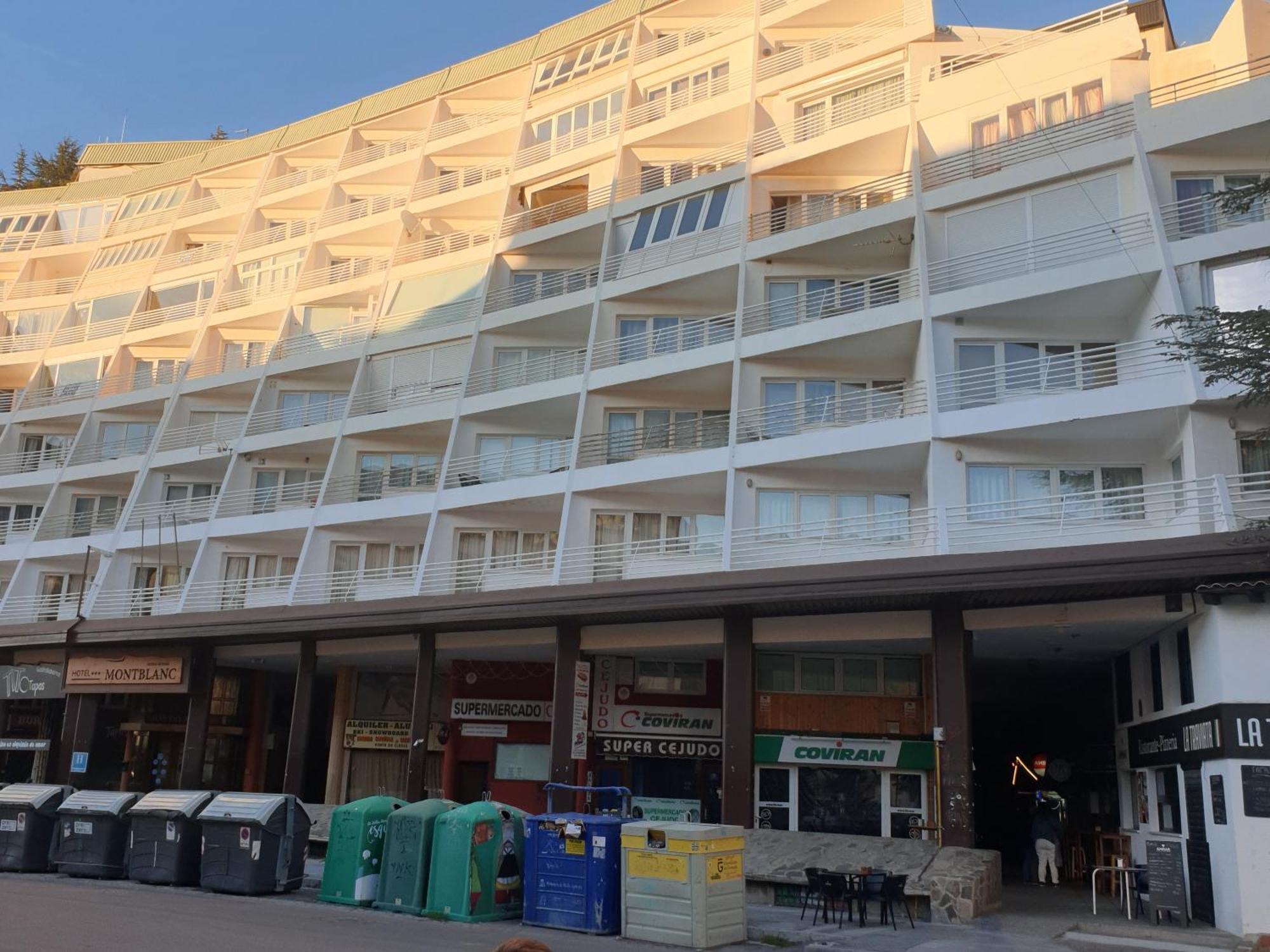 Atico Montblanc Zona Baja Apartment Сиера Невада Екстериор снимка